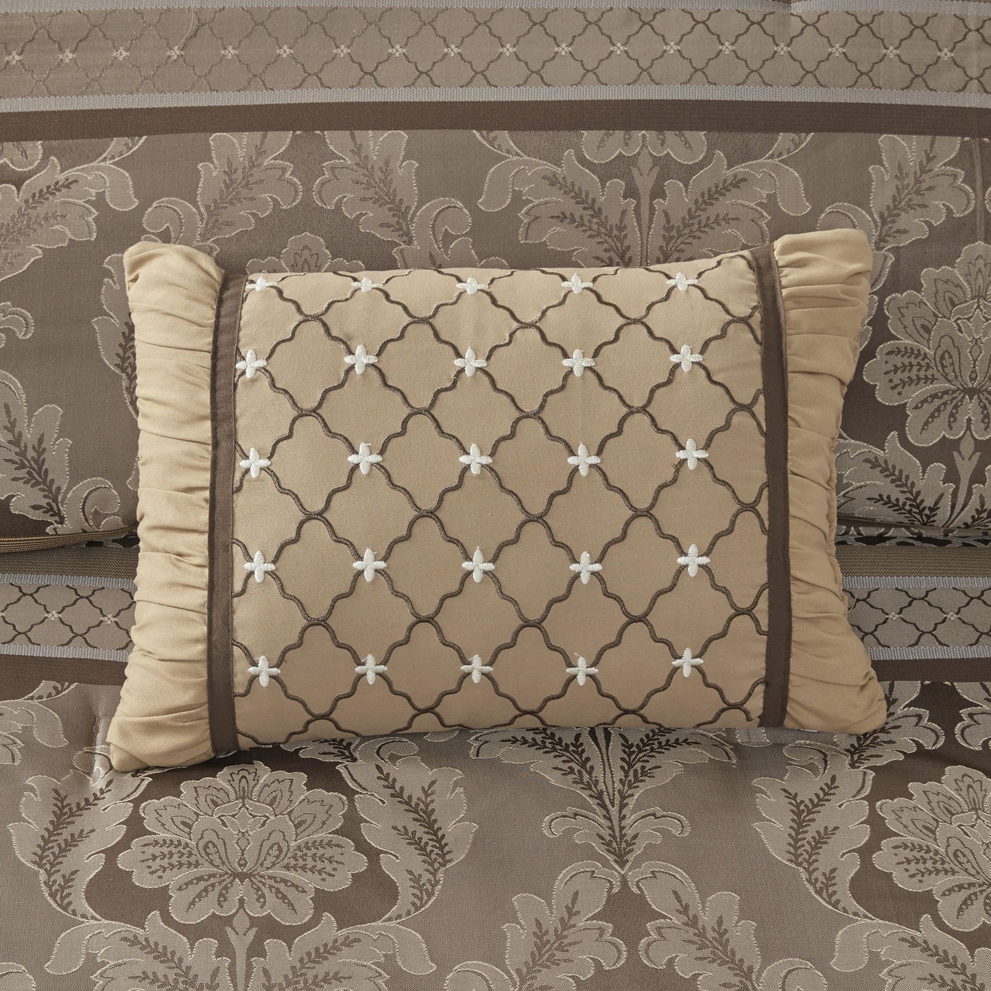 7 Piece Jacquard Comforter Set