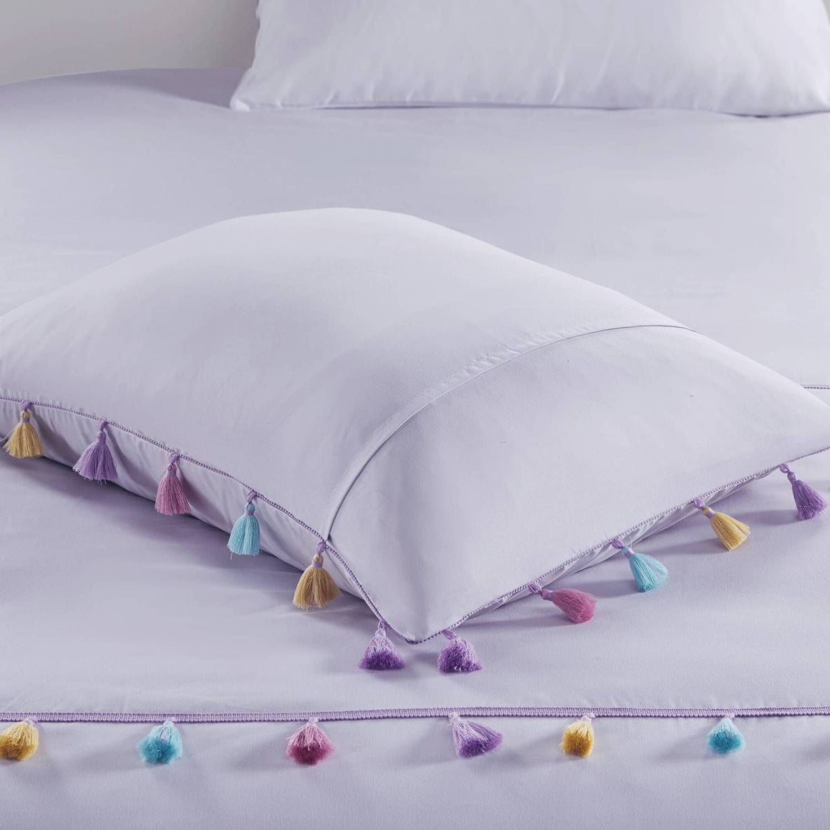 Tassel Comforter Set with Heart Shaped Throw Pillow Full/Queen