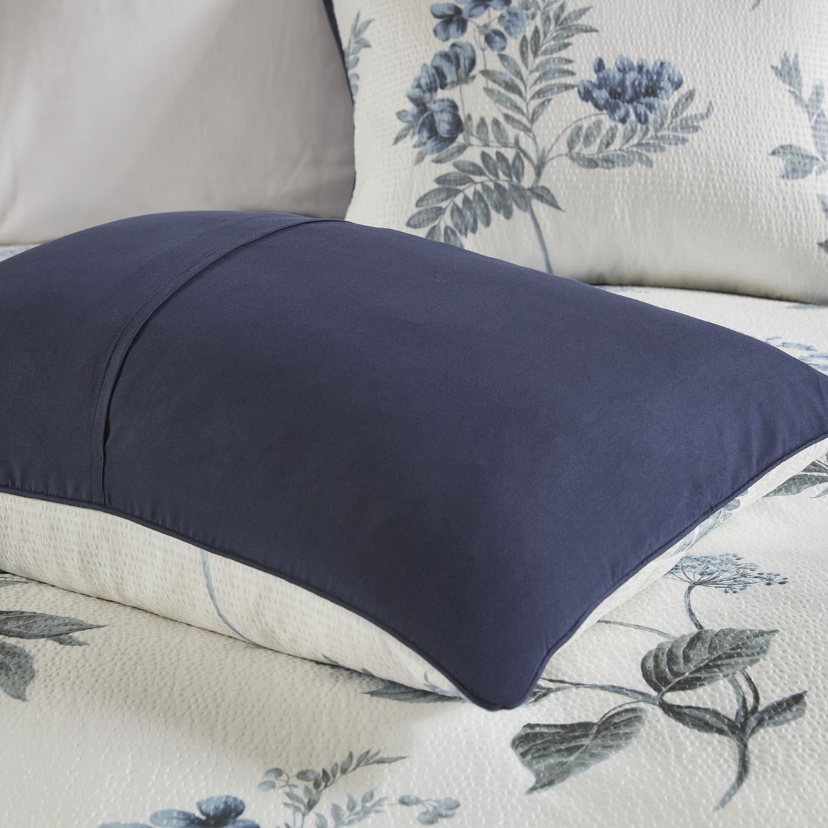 7 Piece Printed Seersucker Comforter Set with Throw Blanket